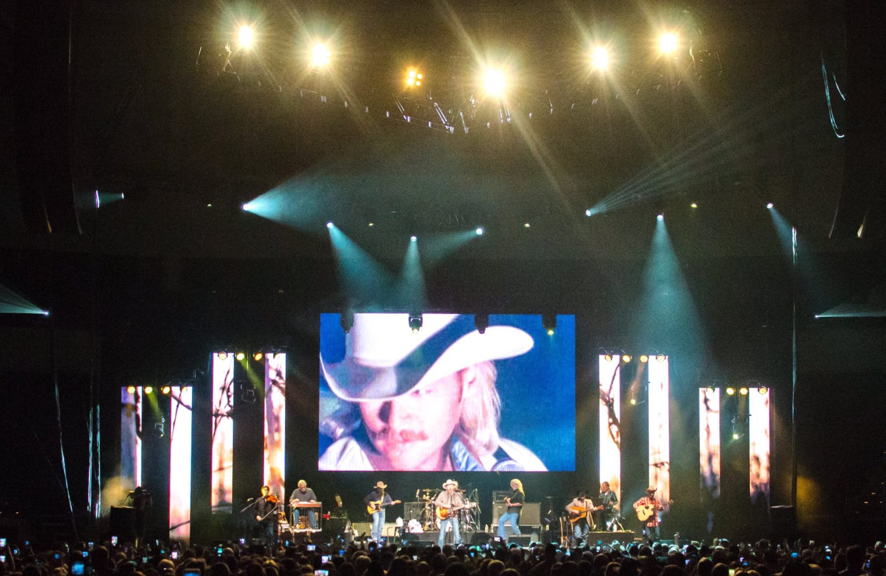 Alan Jackson tour photo
