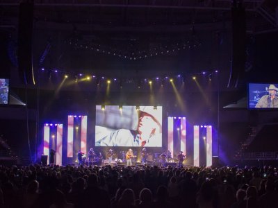 Alan Jackson tour photo