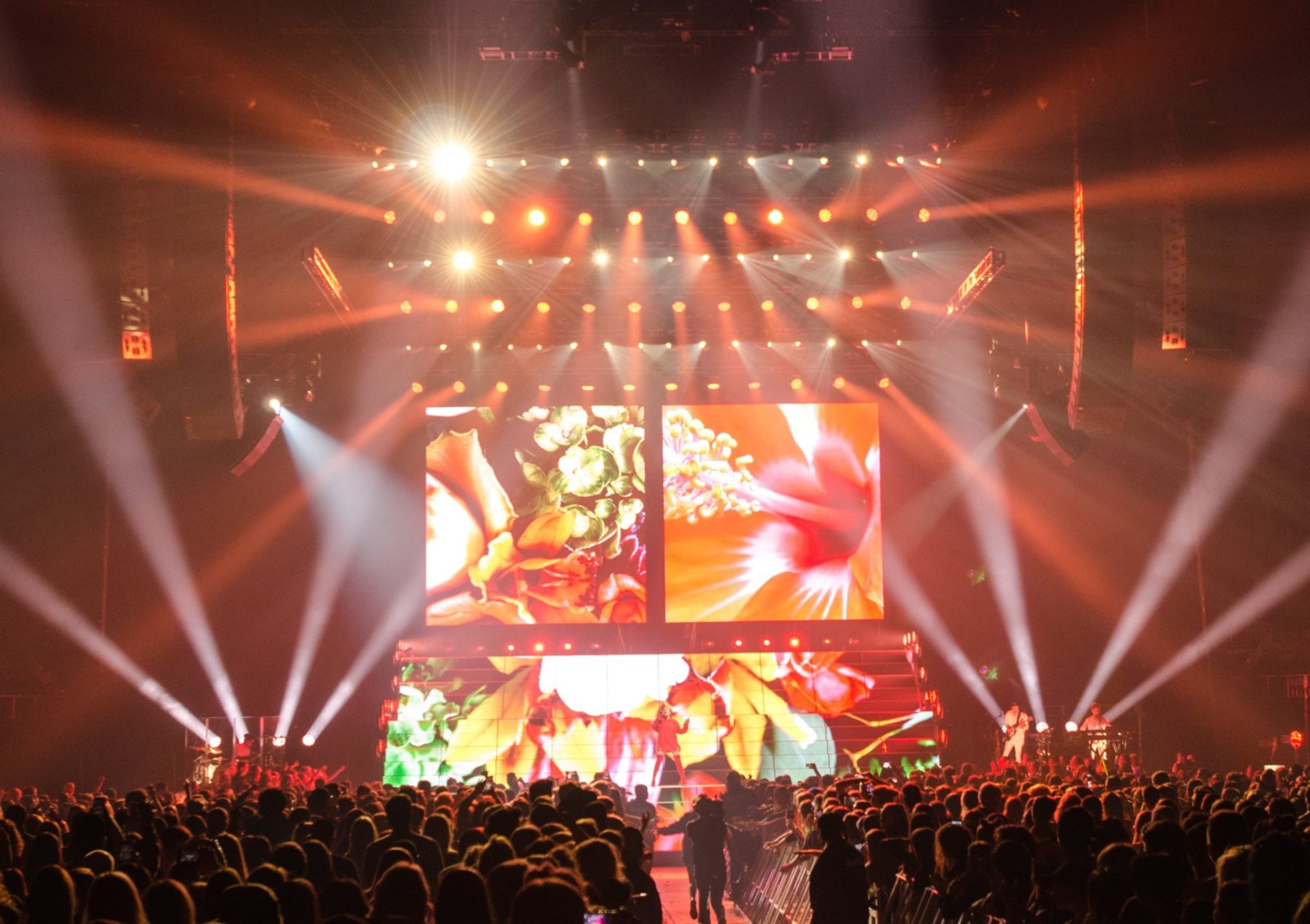 Halsey tour photo