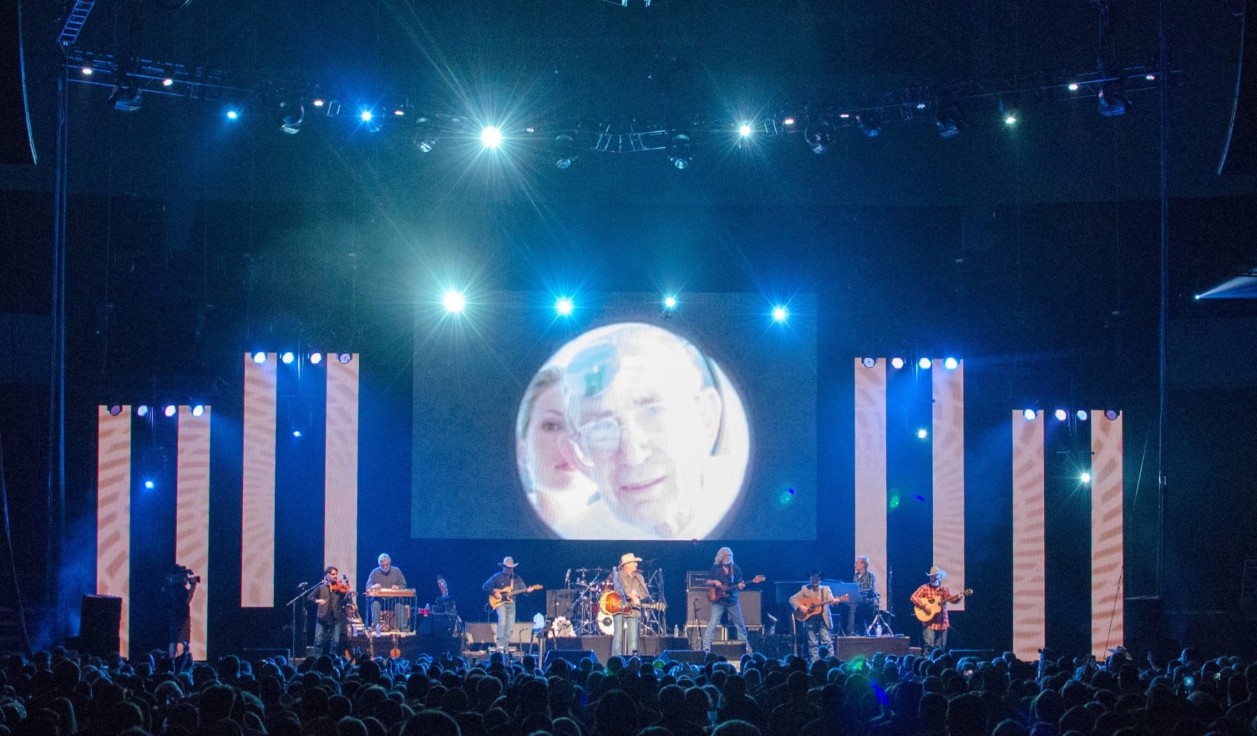 Alan Jackson tour photo