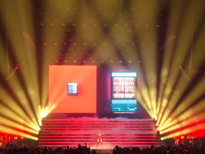 Halsey tour photo