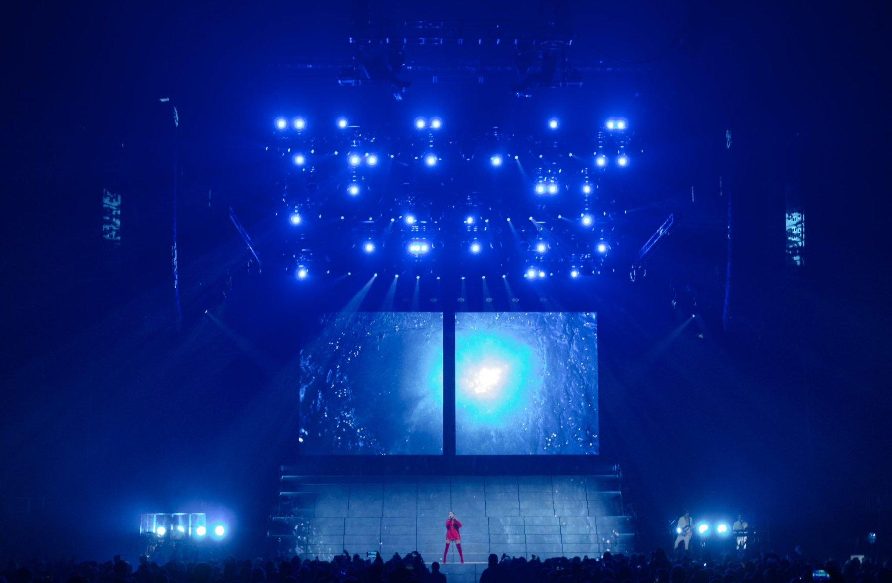 Halsey tour photo
