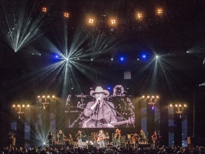 Alan Jackson tour photo