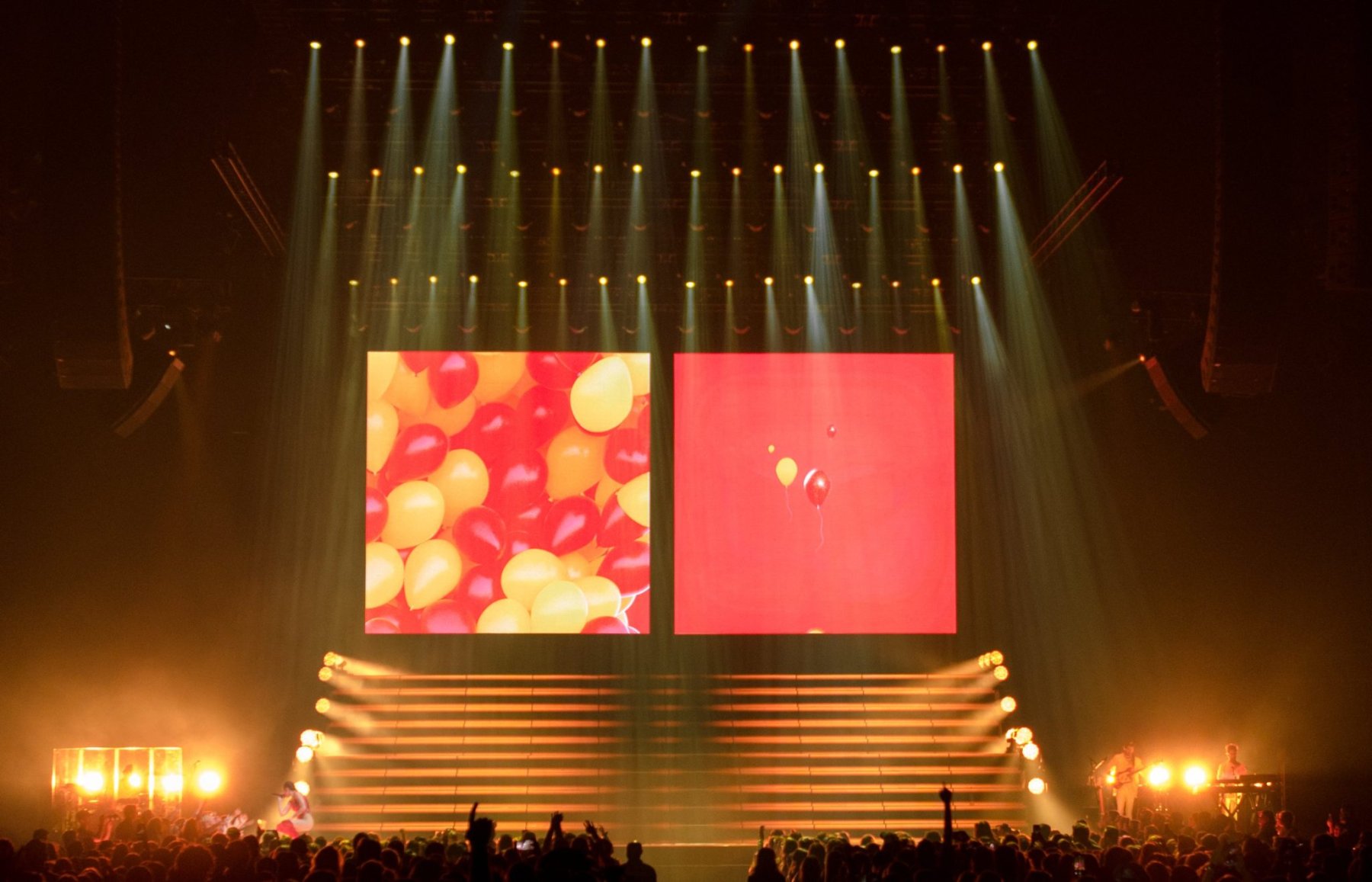 Halsey tour photo