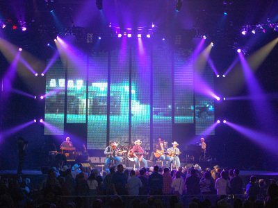 Alan Jackson tour photo