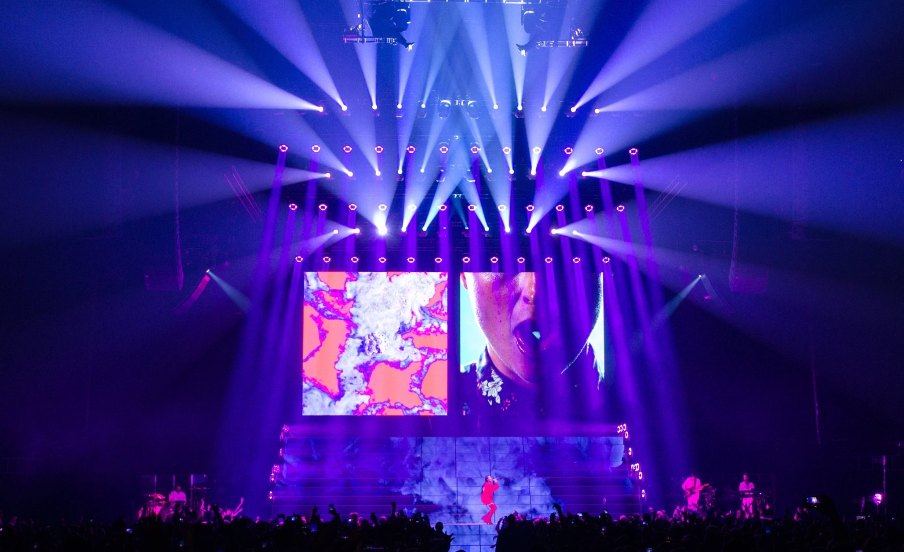 Halsey tour photo