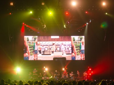 Alan Jackson tour photo